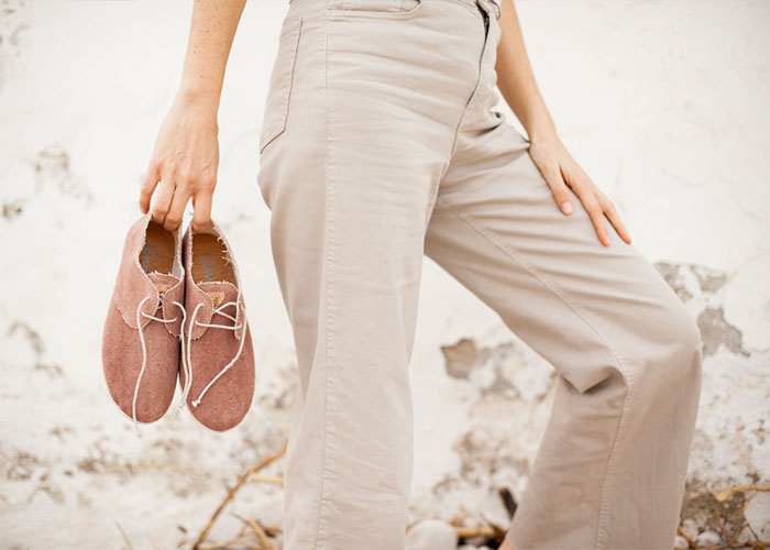 Zapatos de cordones orgánicos, veganos y bonitos. El ritual de vestirse.